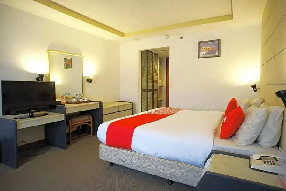 Collection O 1963 Hotel The New Benakutai