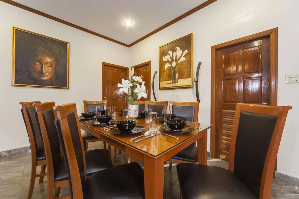 Baan Chokdee - 5 Bed - Private Pool