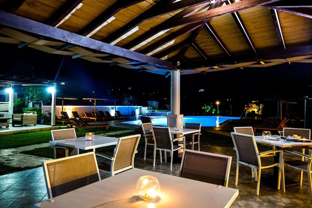 Waves Studios Apartments