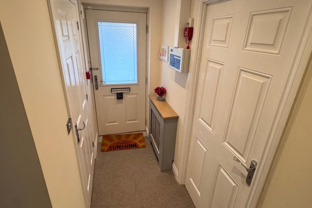 Sleeps8-familyfriendly-freeparking-30mintoheathrow