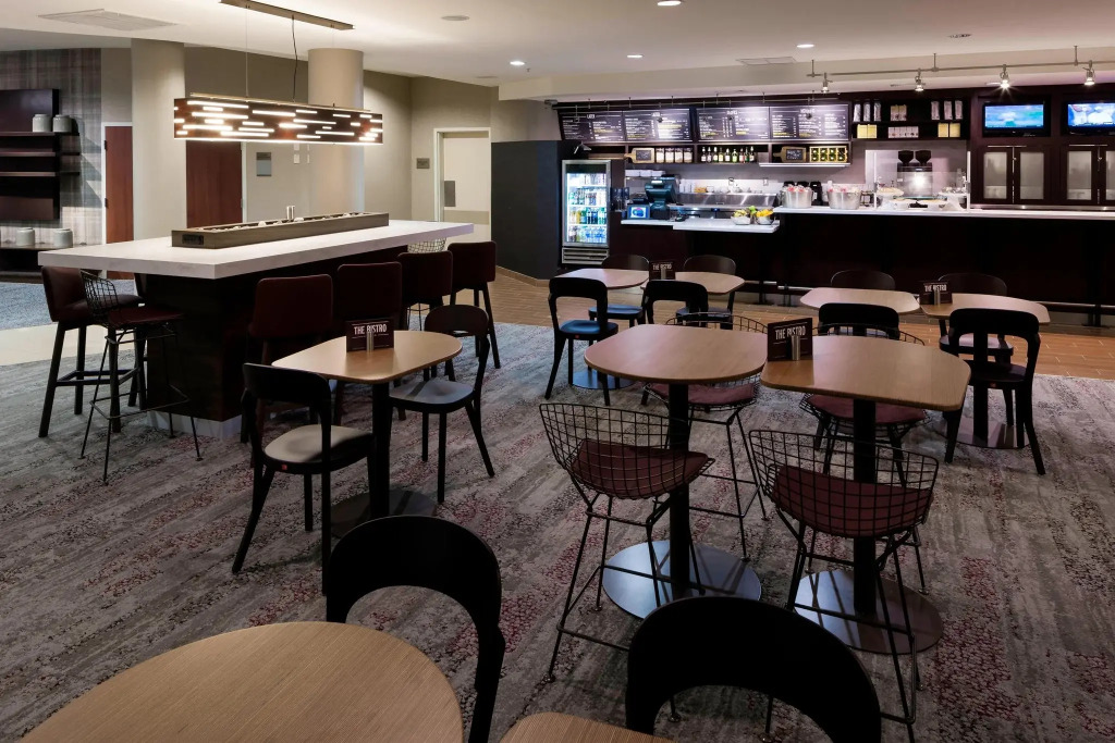 Courtyard by Marriott Miami at Dolphin Mall