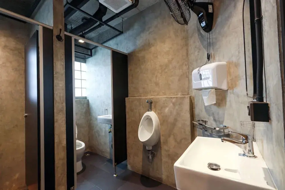 Siam Subway Hostel and Café