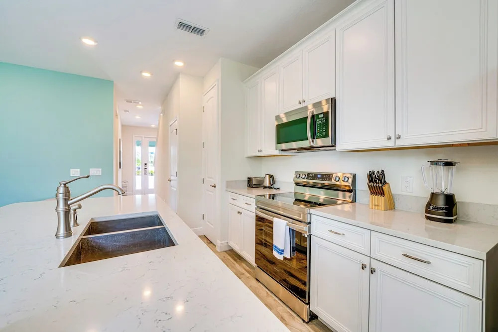~ 11 Mi to Disney: Bright Kissimmee Townhome!