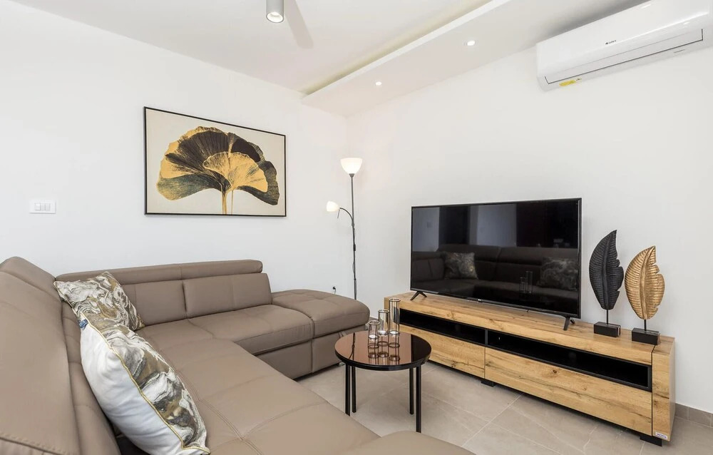 Beautiful Home in Volosko With Outdoor Swimming Pool, Wifi and 2 Bedrooms