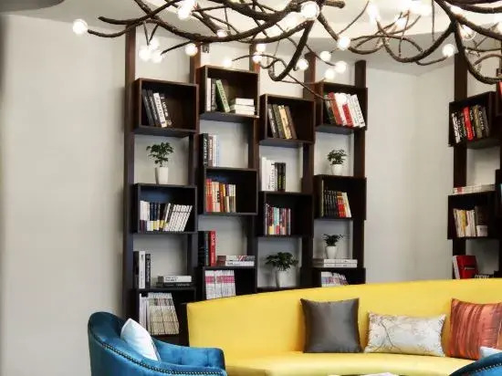 Rose Art Hotel (Ningbo Beilun Yintai City Store)