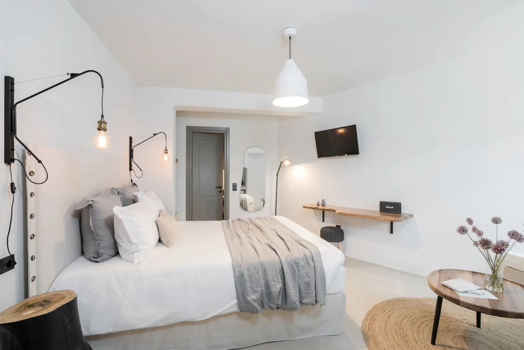 Chora Kythnos Suites adults only