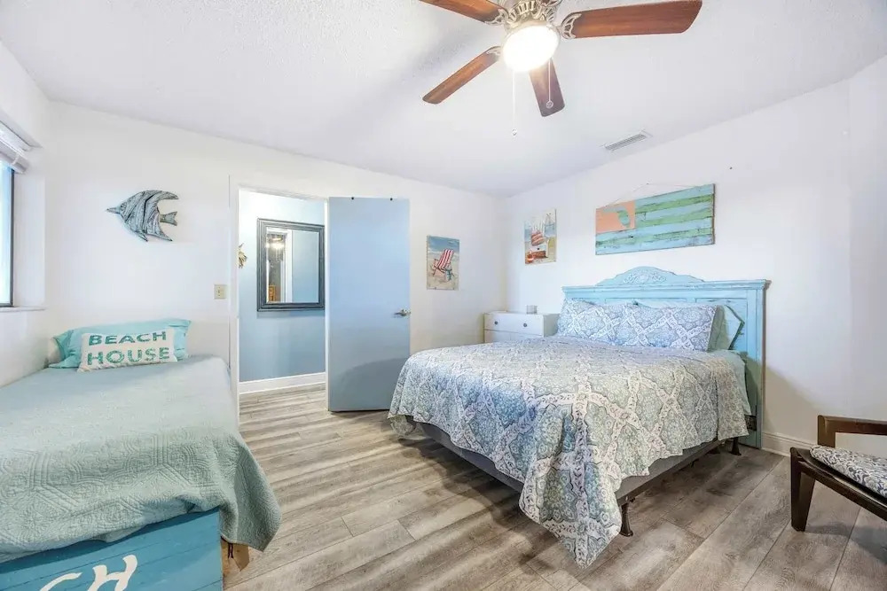 Treetop Beach Condo Sleeps 7!