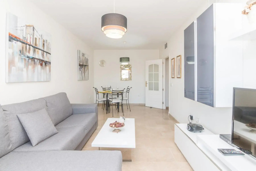 2066-Apt 2 bedrooms on beach, tenis, gym, pool