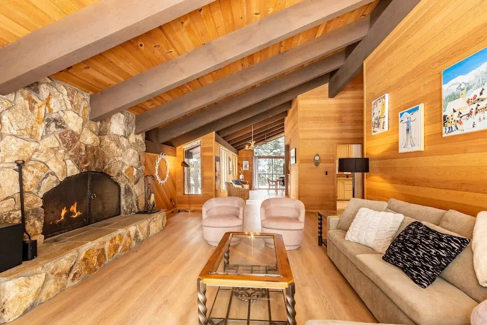 Beautiful 3-Bedroom Contemporary Mountain Home in Northstar by RedAwning Save 10% on 3 Nights, 15% on 5 Nights!