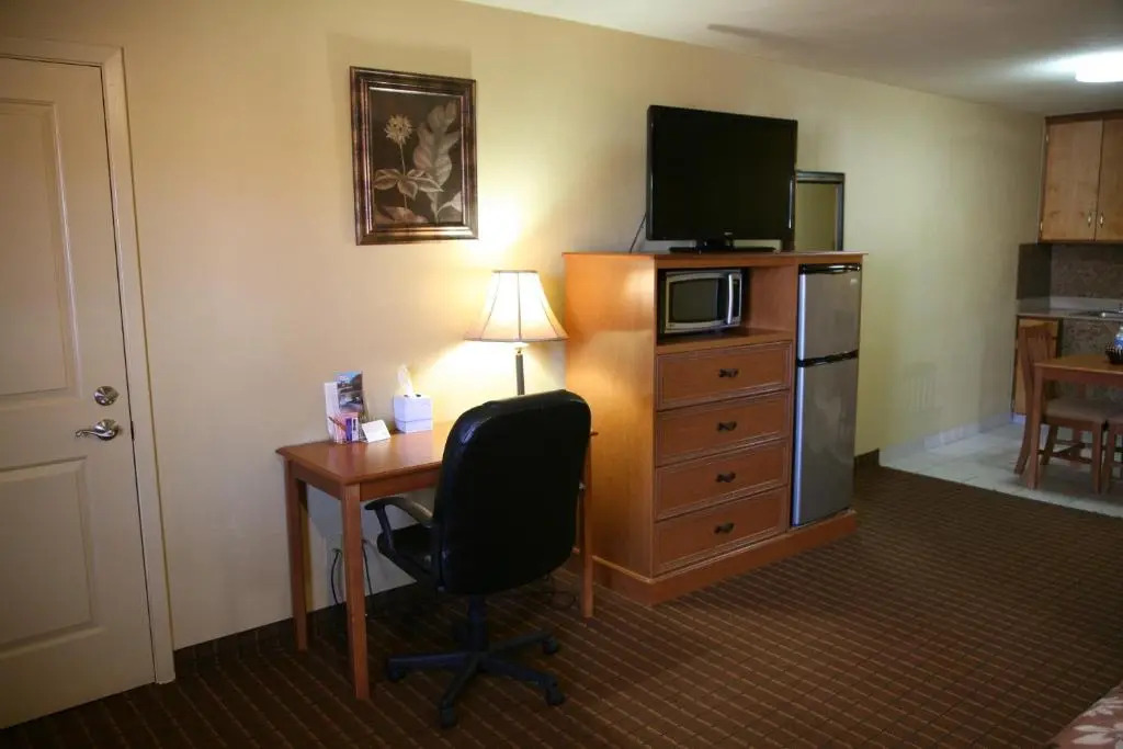 Coach Light Inn