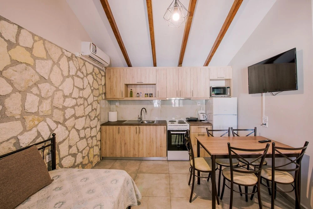Acrocorinth Apartments