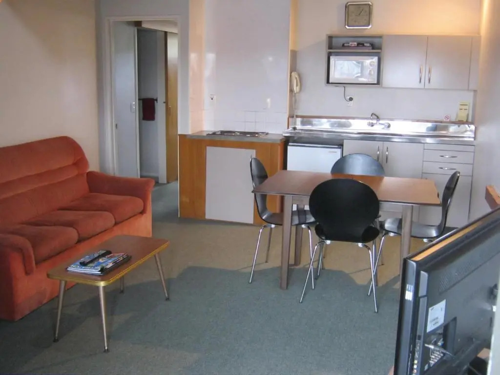 Blue Dolphin Motel