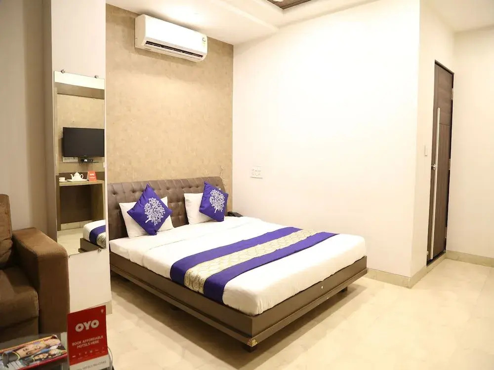 OYO 9953 Hotel Alankar