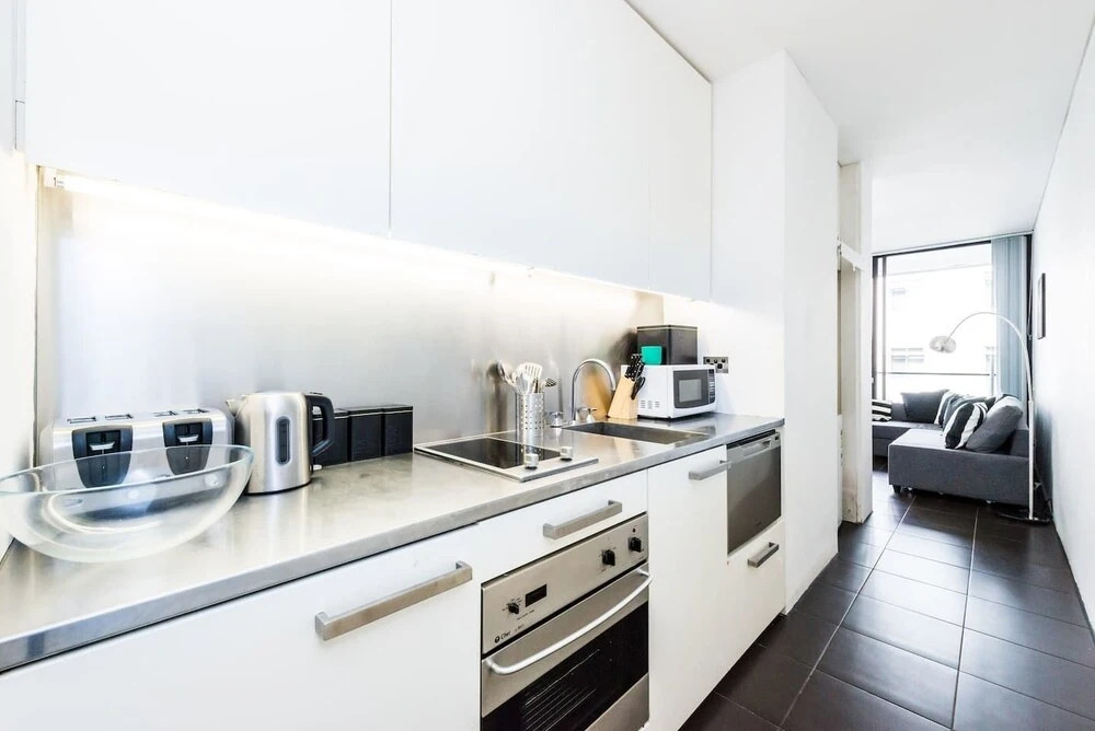 Executive Two Bed Penthouse Studio in the City