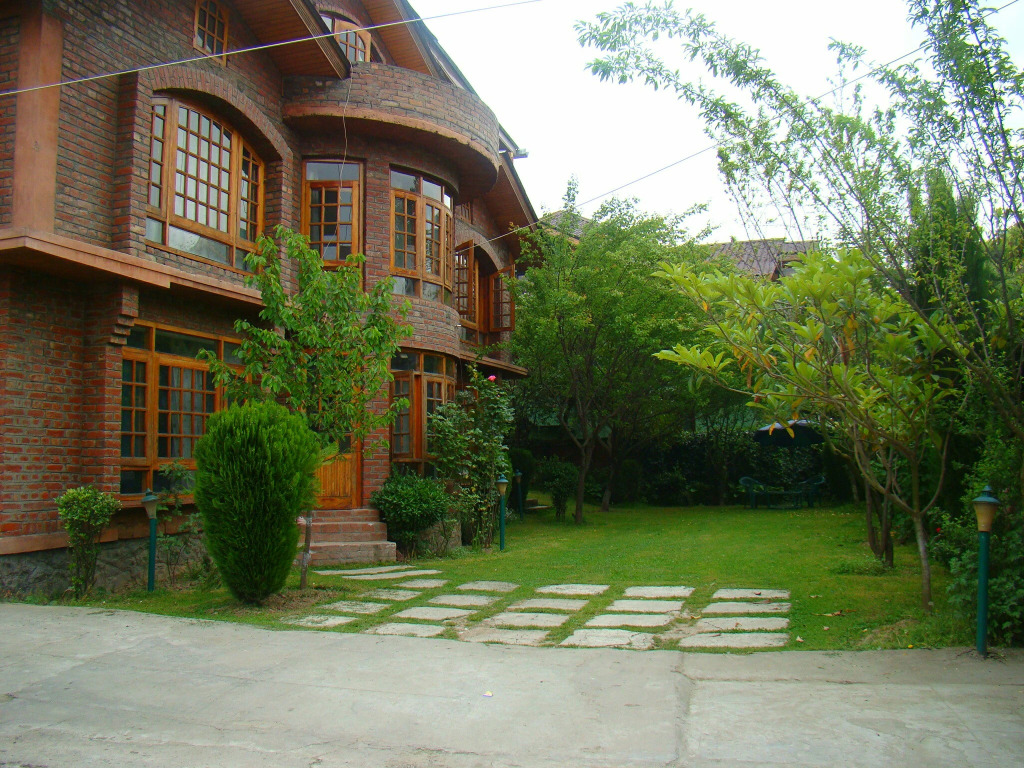 Hillscape Inn