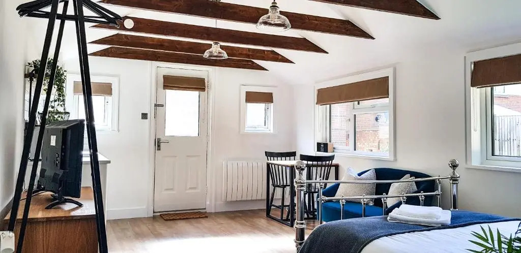 The Annexe - Private, Self-Contained with Parking (Adults Only)