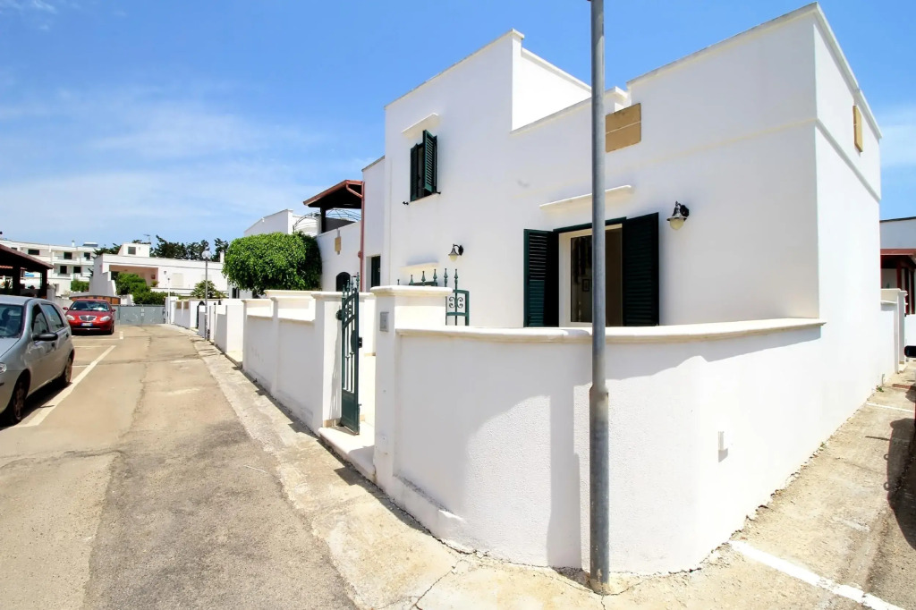 Ada Lovely House