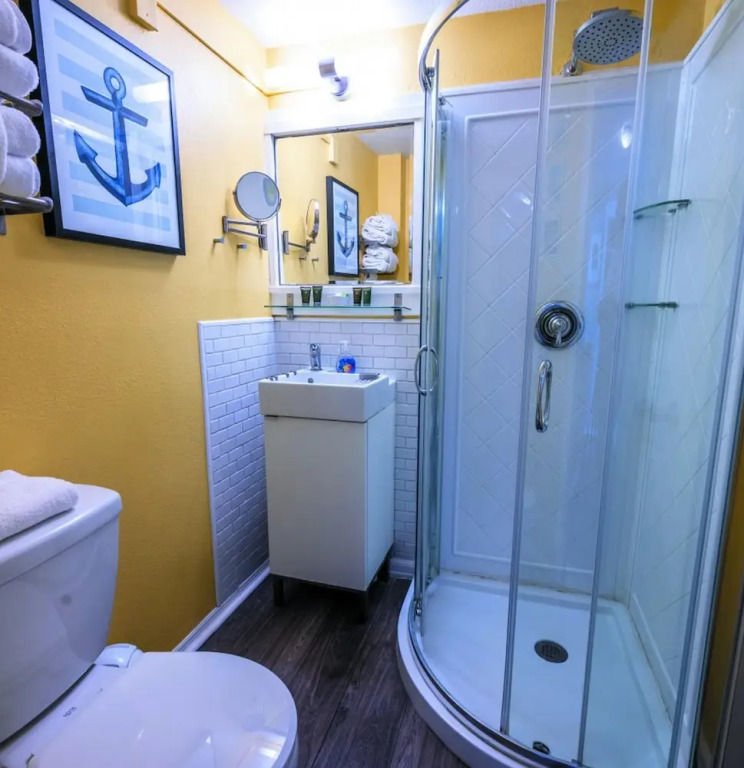 Treasure Island Sunset Beach Bungalow by Tech Travel