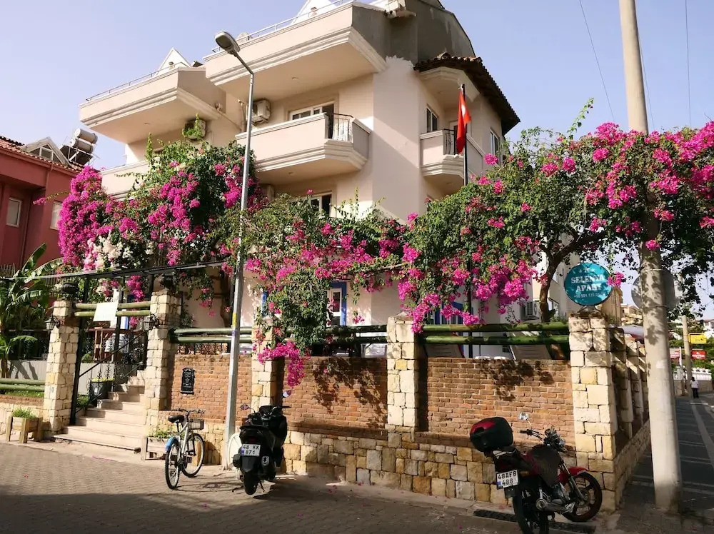 Selenya Apart Hotel