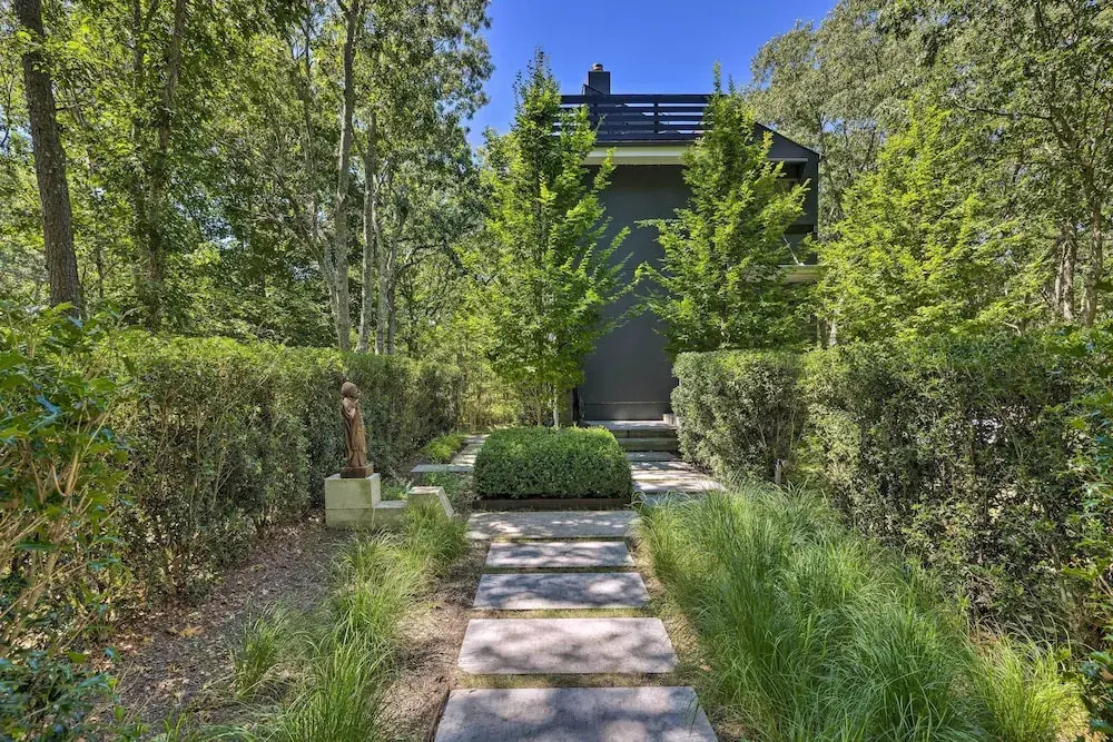 Unique Southampton Getaway w/ Rooftop Deck!