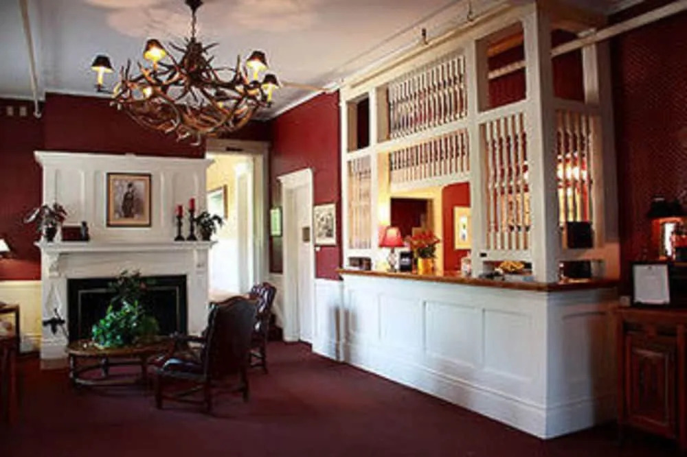 The Historic Redstone Inn