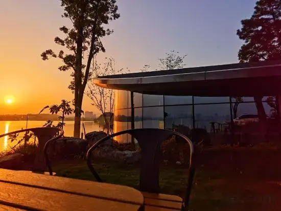 Yueyang Bamboo Mountain Residence