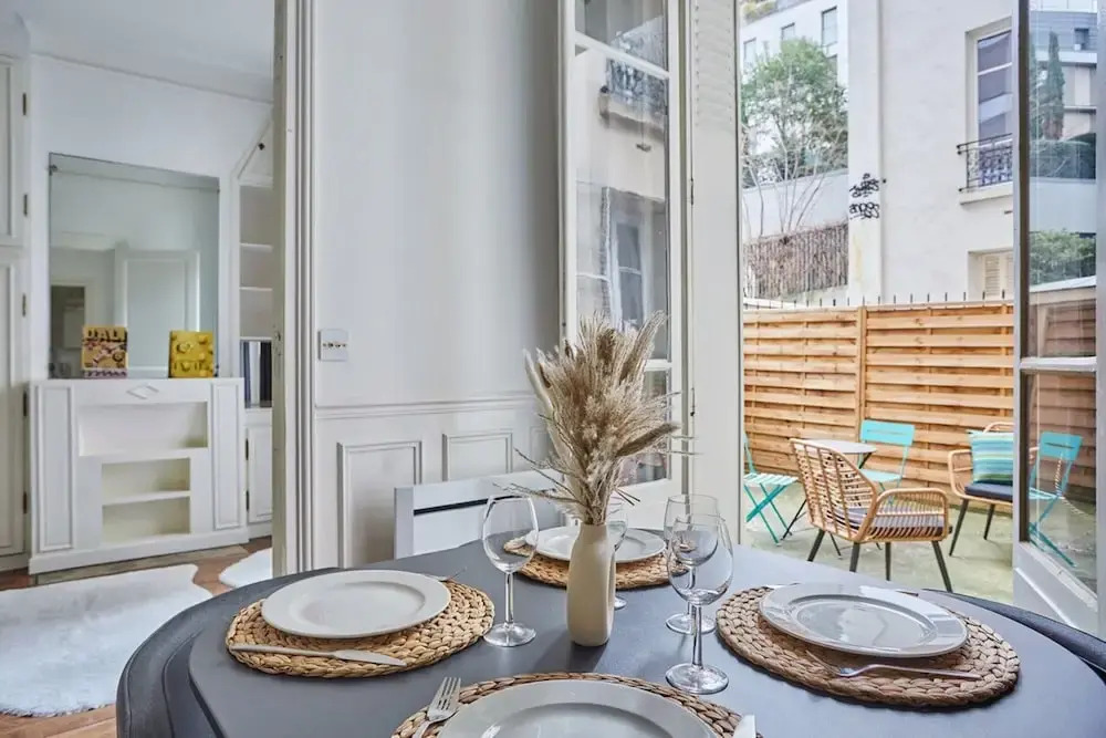 Superb Eiffel Tower Terrace Apartment
