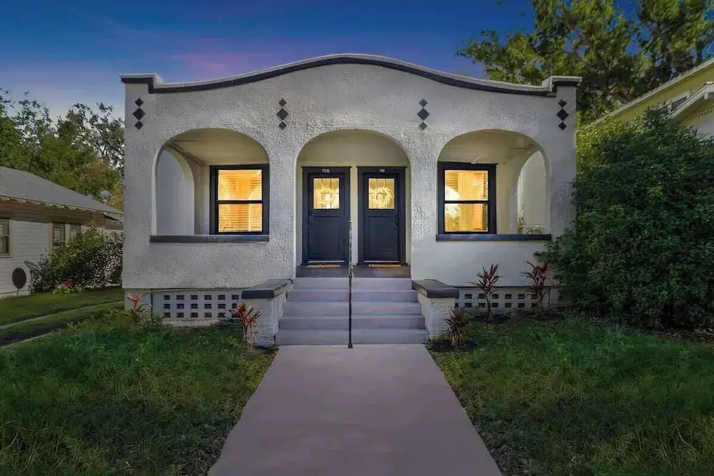 Charming 2-bedroom Home Lakeland