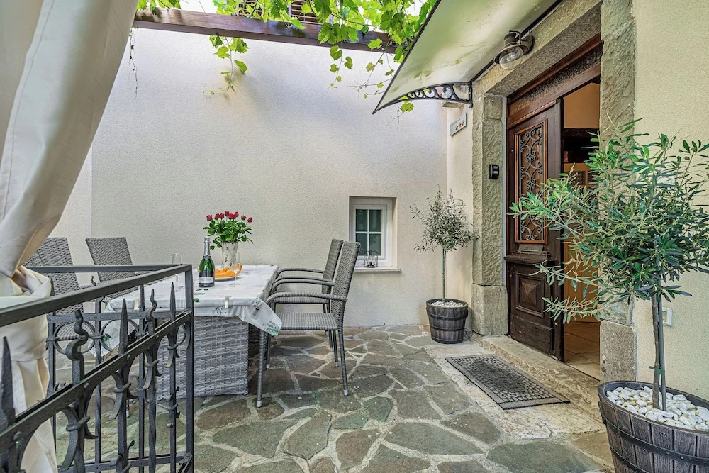Istrian Stone House With Hot Tub