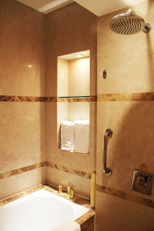 Glarun Jinling Hotel