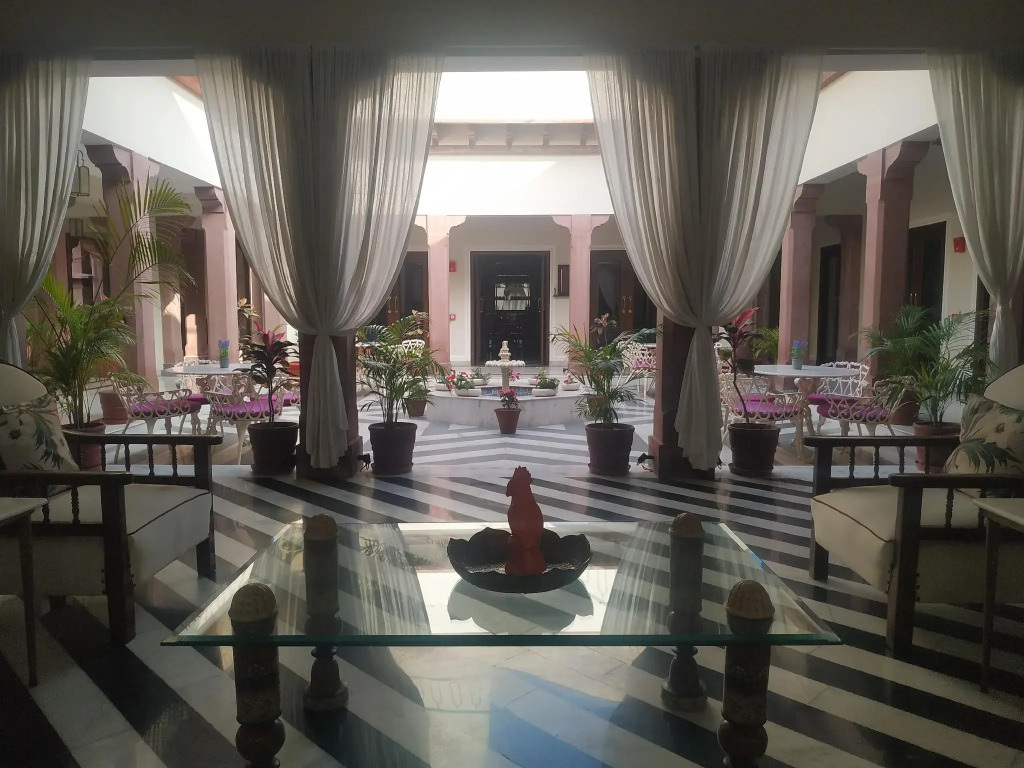 Daspan House