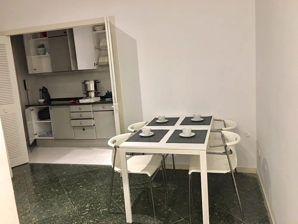 CIBELES Apartment (2BR 1BT)