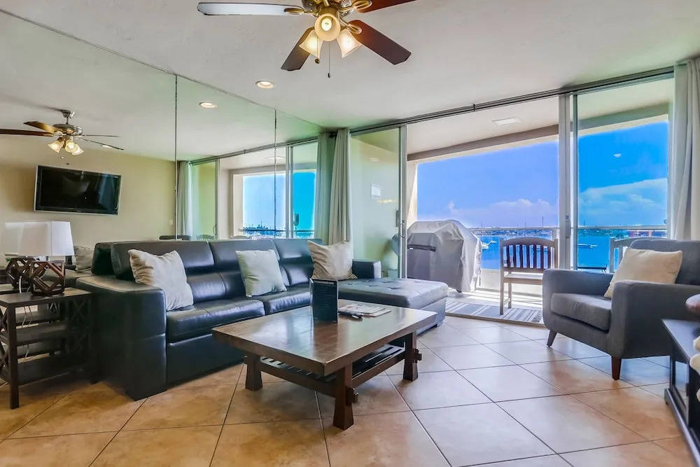 Waterfront Getaway 1 3 Bedrooms 3 Bathrooms Townhouse