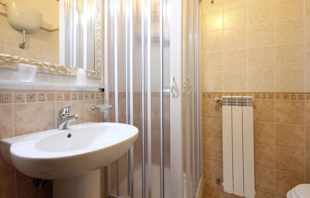6 Bedroom Beautiful Home In Perdifumo
