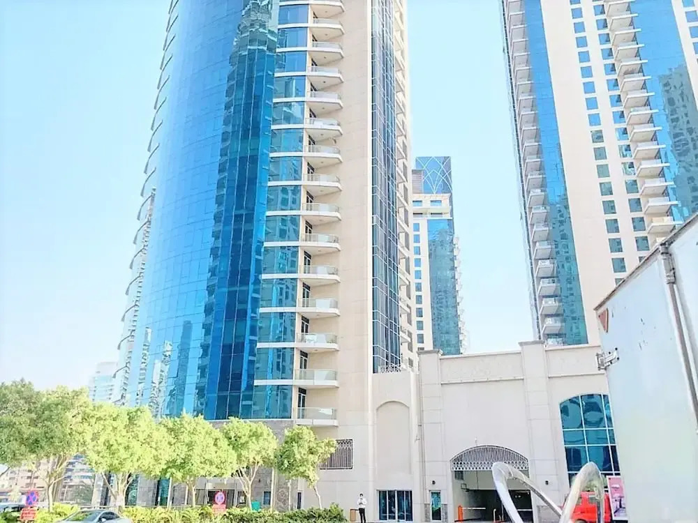 Stunning 2 bed Balcony Marina View Dubai