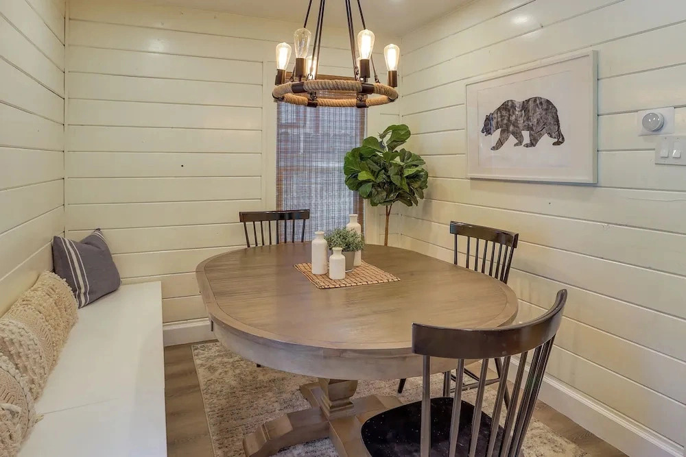 Lake Life Escape! Stunning Big Bear Cabin