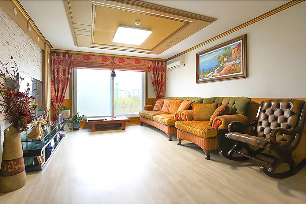Suncheon Bay Pine Scent Pension