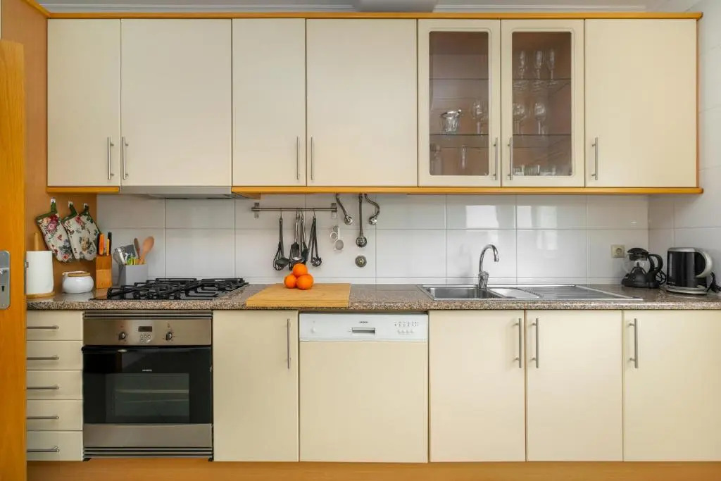 WHome Family Holidays w/ S-Pool, AC, Elevator & Garage
