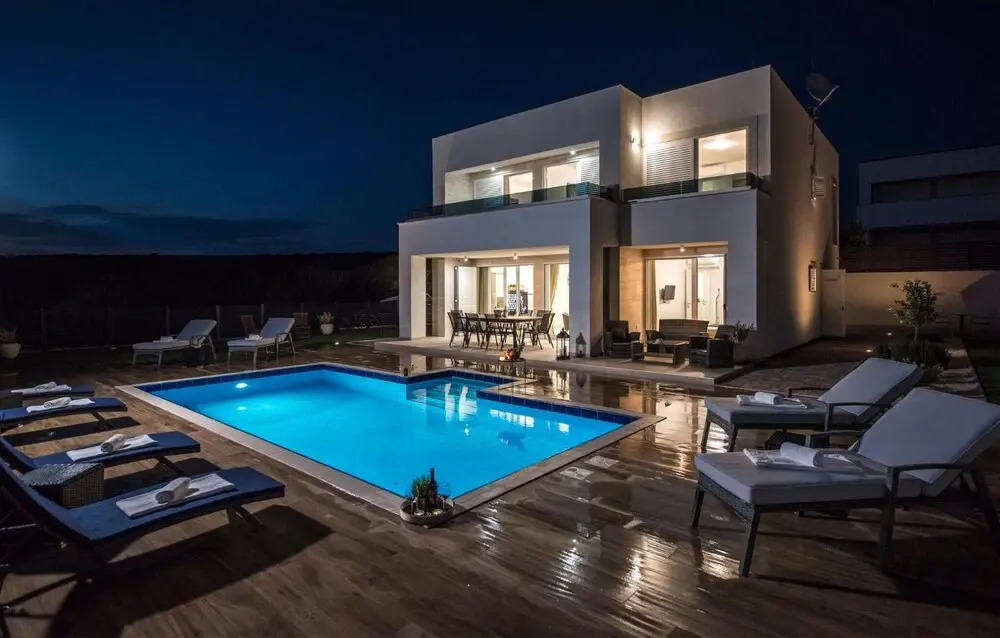 Awesome Home in Novalja With Wifi, 4 Bedrooms and Outdoor Swimming Pool