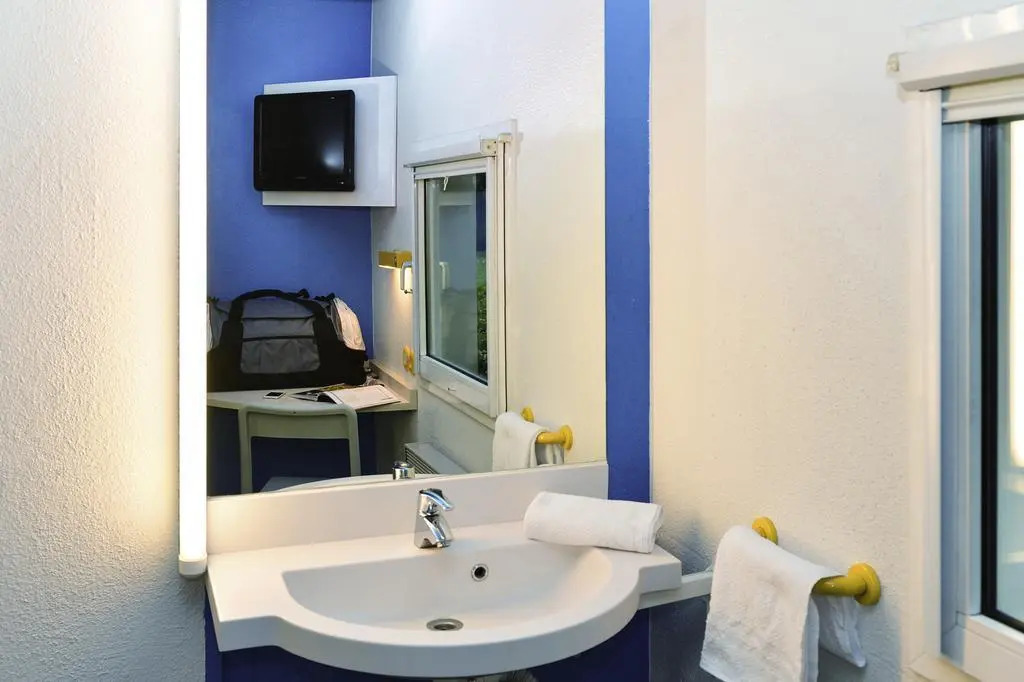 hotelF1 Aulnay le Blanc Mesnil Garonor A3