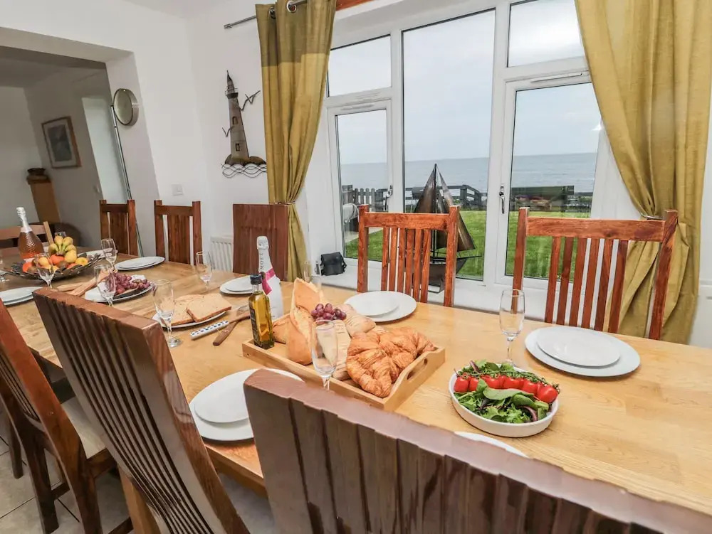 Waters Edge Holiday Home