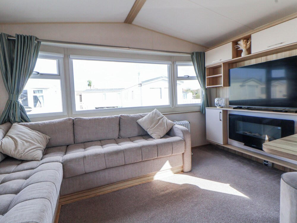 The Beachside Hideout - St Michaels and Browns Caravan Park