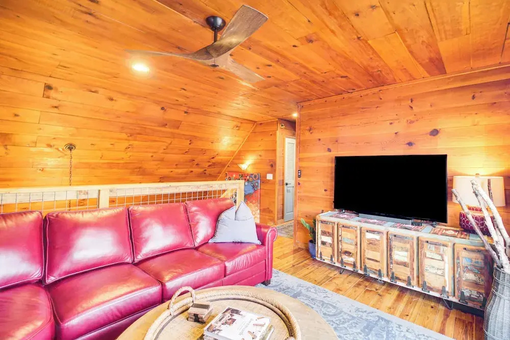 3 Mi to Dtwn Ellijay: Tree-lined Cabin w/ Deck!