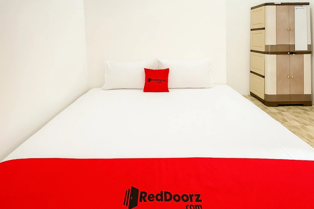RedDoorz near Terminal Baru Pasuruan