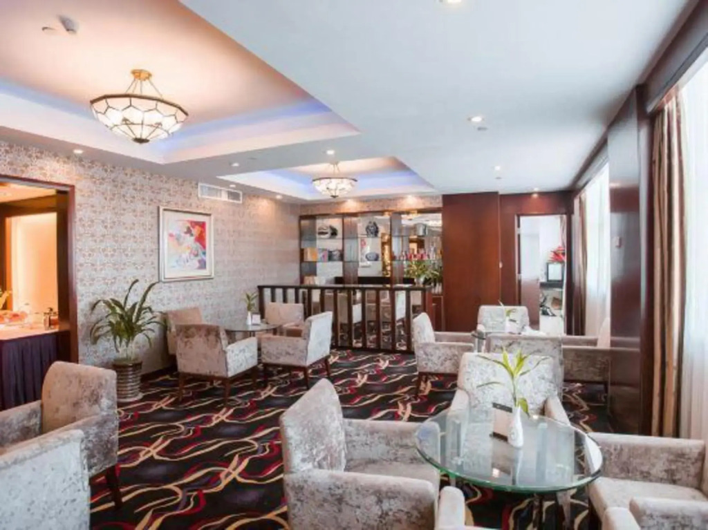 Shenlong New World Hotel