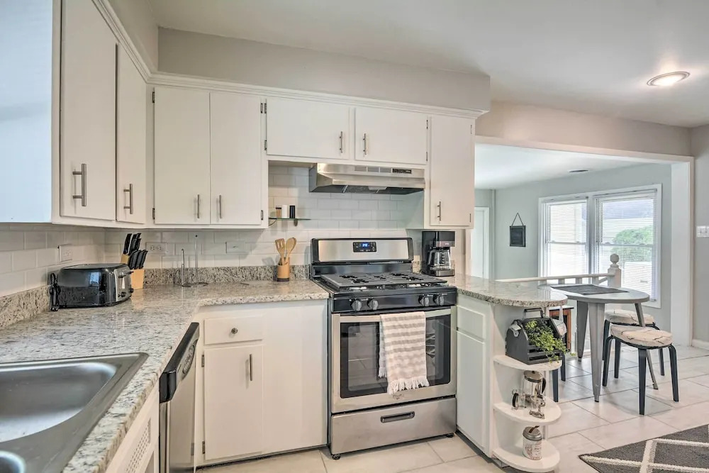 Charming Springfield Home w/ Private Backyard