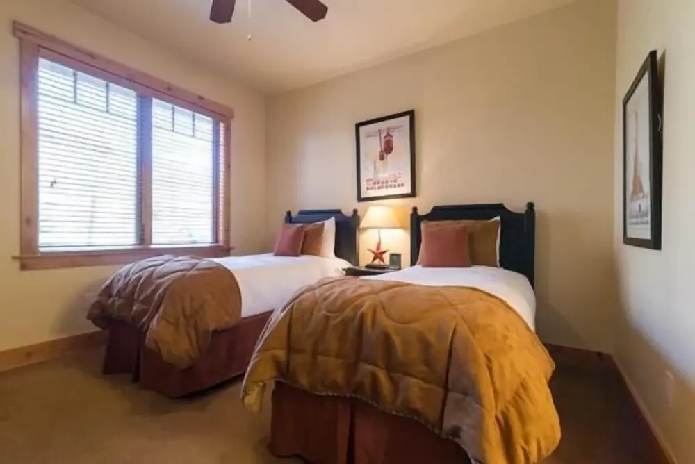 6106 Bear Lodge, Trappeur's Crossing Apartment 5