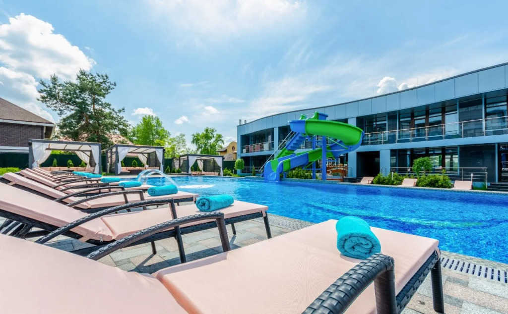 SKY RIVER Club Complex