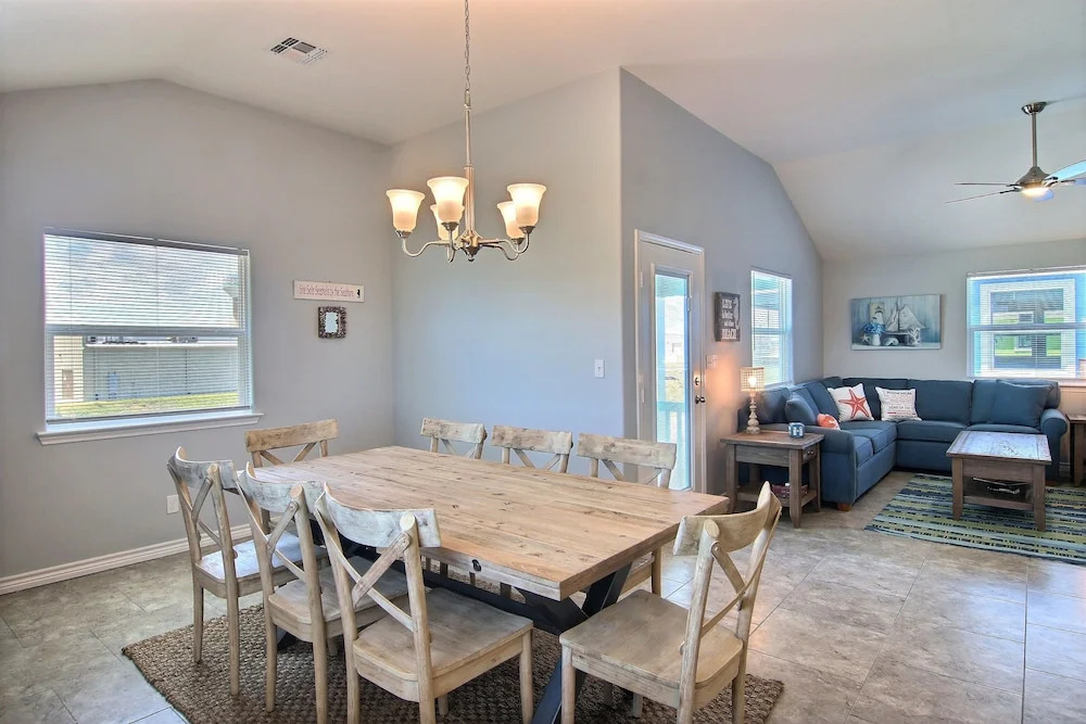 Cloud 9 3 Bedrooms 2 Bathrooms Home