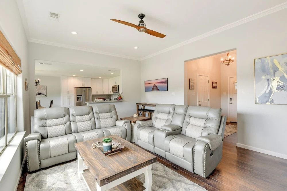 Inviting Granbury Home w/ Fire Pit: 3 Mi to Lake!